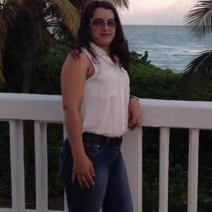 Meet your Posher, Mayra lili